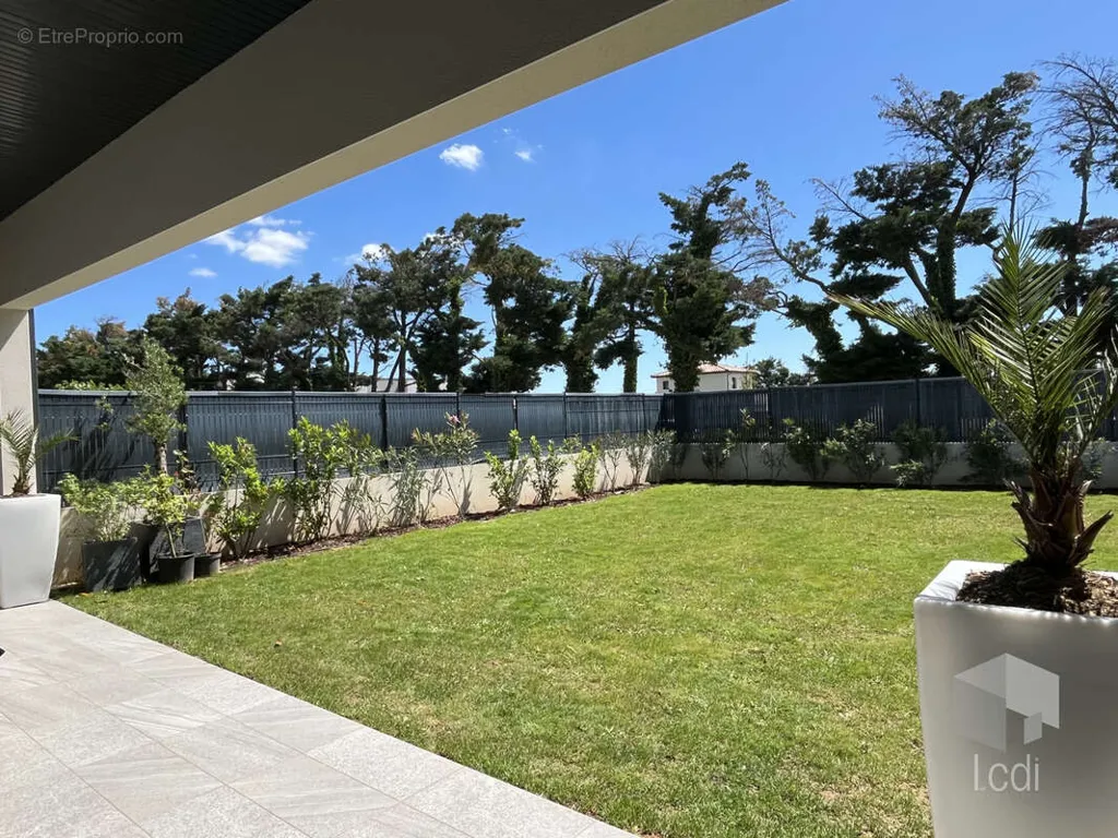 Giardino - Recent Flat-Plan House with Terrace in Montélimar