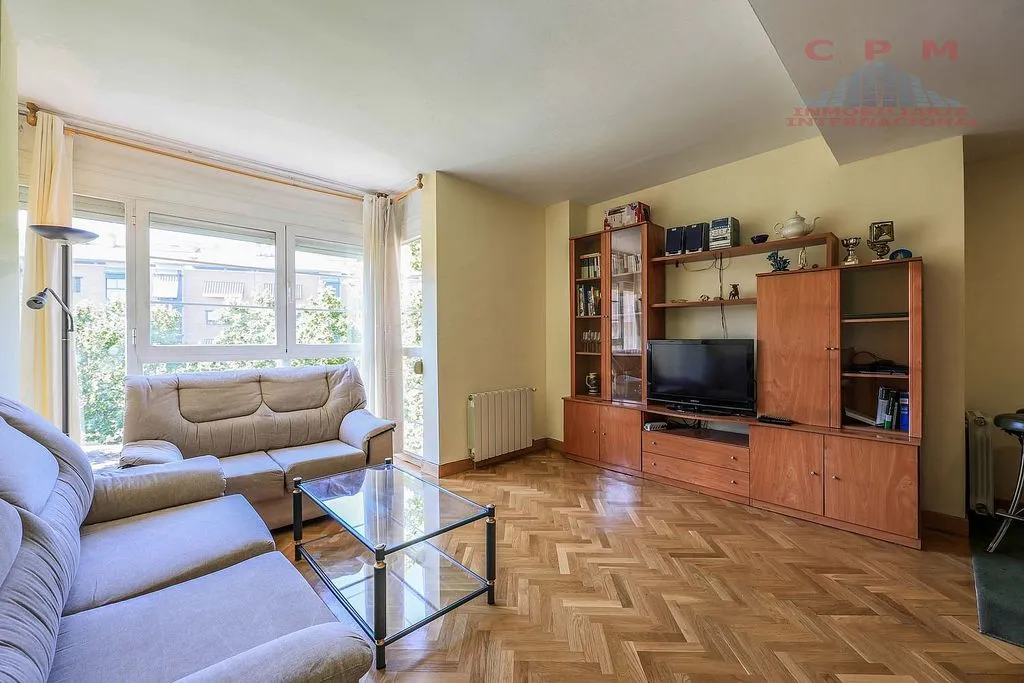 Elutuba - Furnished Apartment with Pool in Adelfas