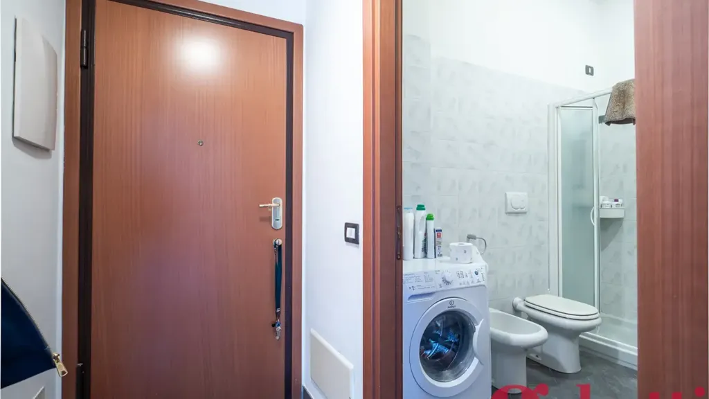 Salles de bain - Retrofitted Flat with Balcony in Città Studi, Milan