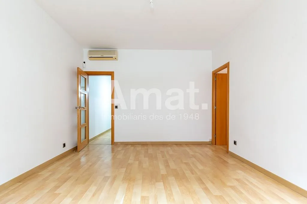 Pièces - Apartment with Air Conditioning in Esplugues de Llobregat