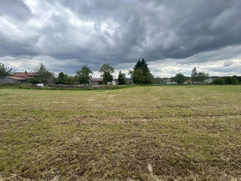 Jardin - Terrain Constructible au Calme près du Village