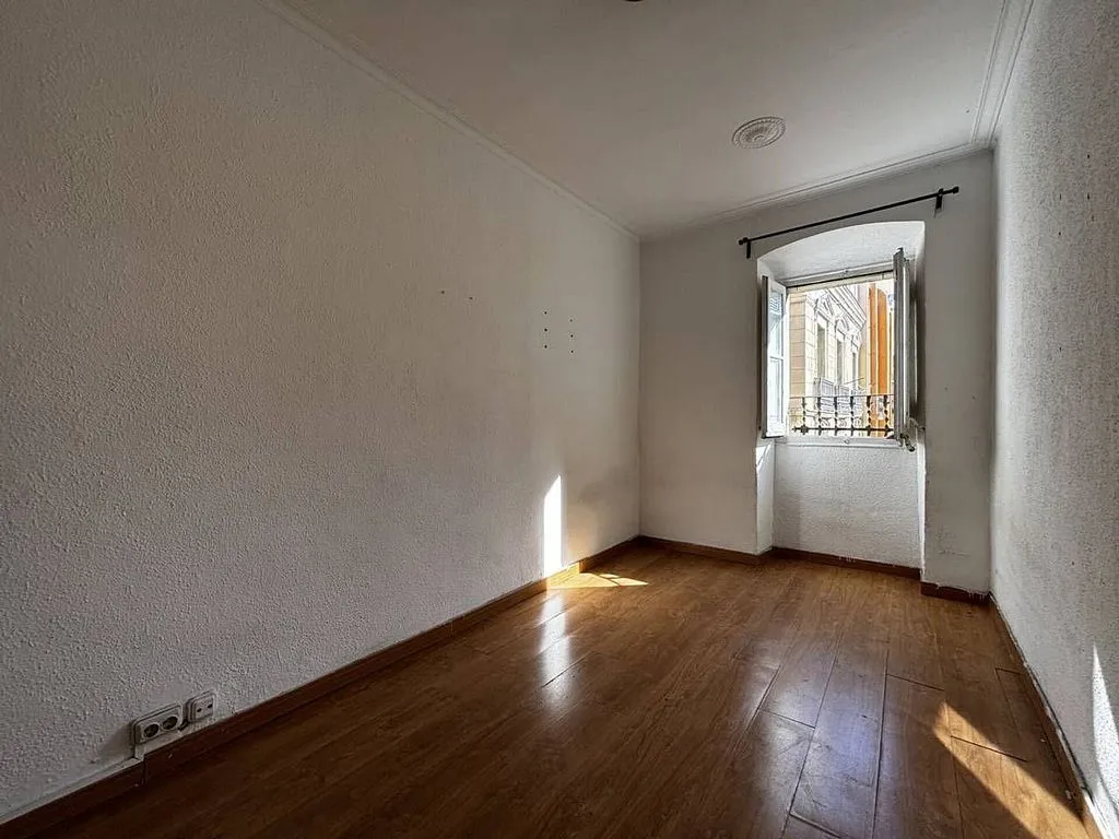 Pièces - Historic Apartment with Terrace in El Raval