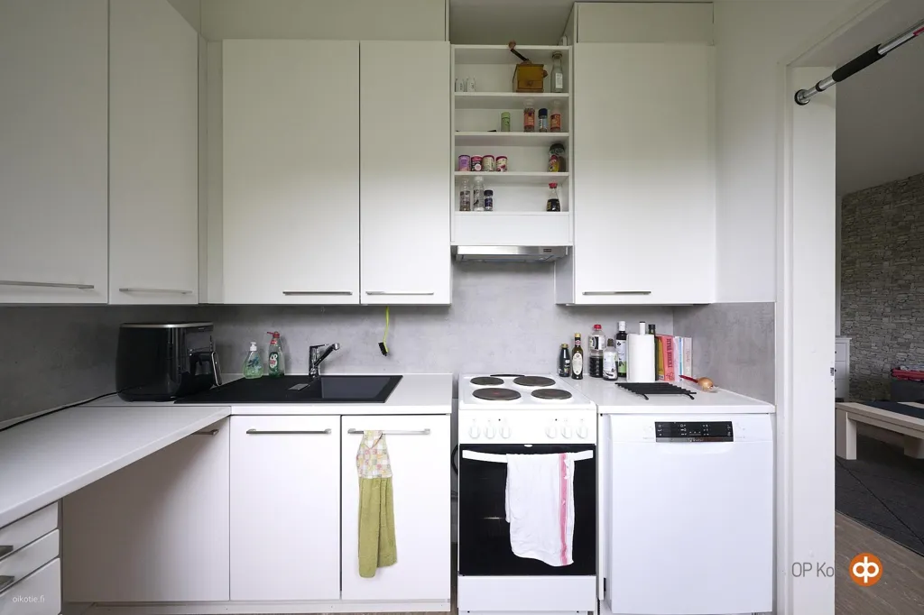 Köök - One-Bedroom Flat with Garden Access in Halikko