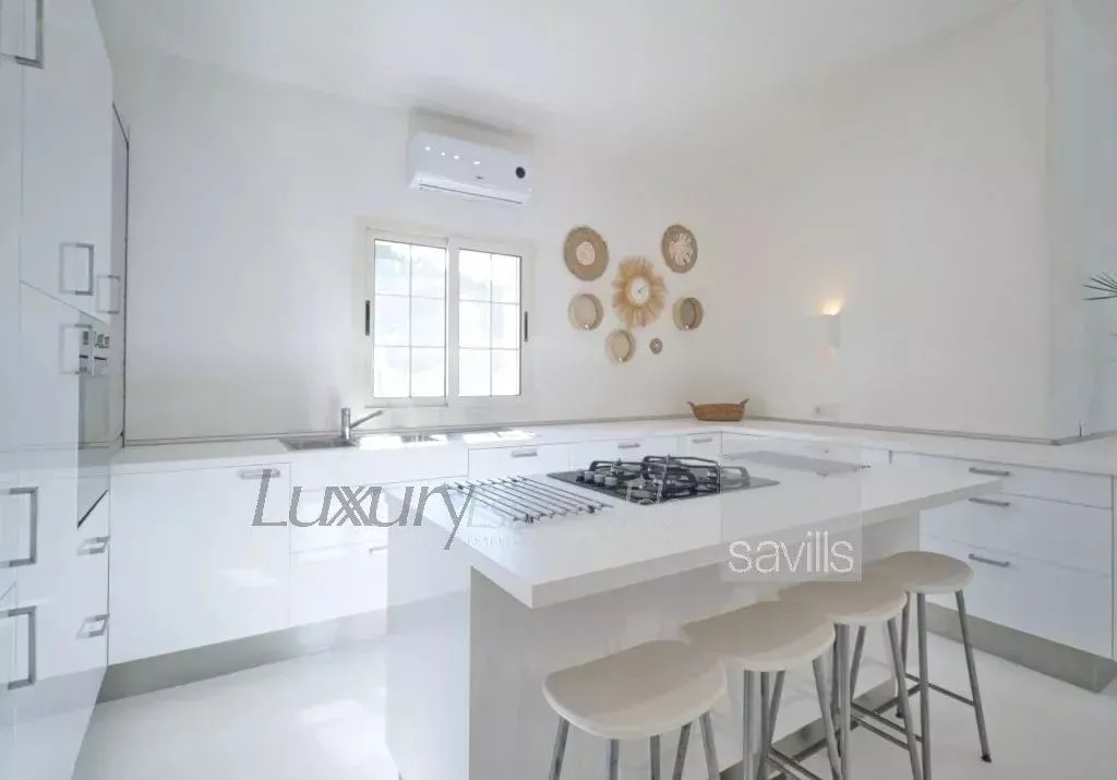 Kitchen - Luxury Villa with Sea View in San Teodoro