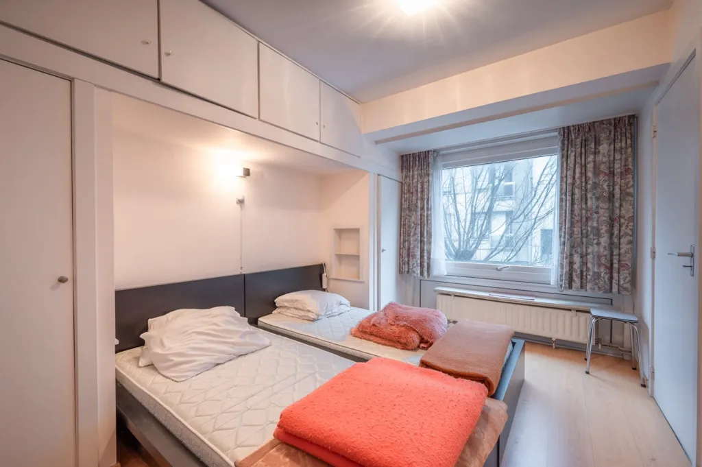 Chambres - Appartement à Rafraîchir à l'Angle de la Rue d'Ypres
