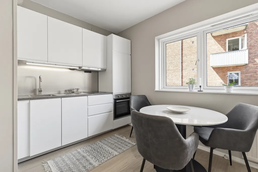 Sala da pranzo - Modern Flat with High Ceilings in Central Location
