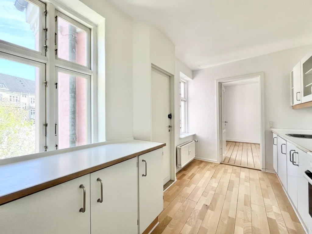 Cuisine - 4-Bedroom Apartment with Central Location in Aalborg