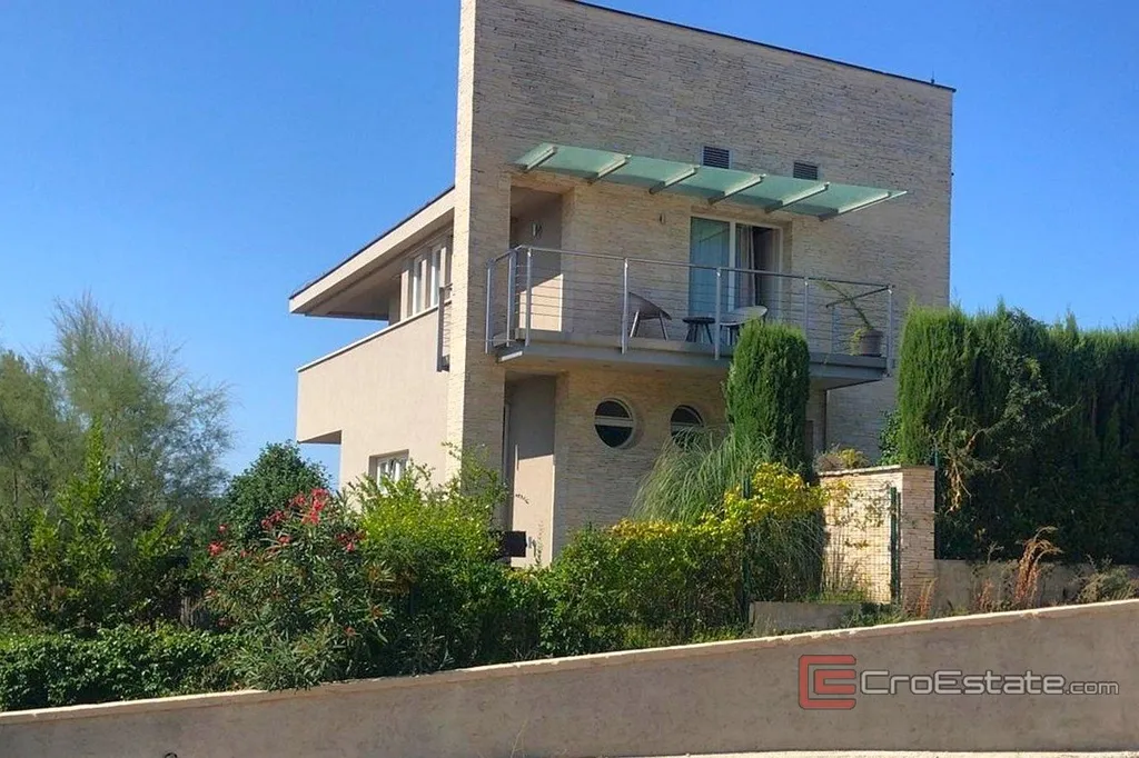Välivaade - Modern Villa with Pool near Zadar Marina