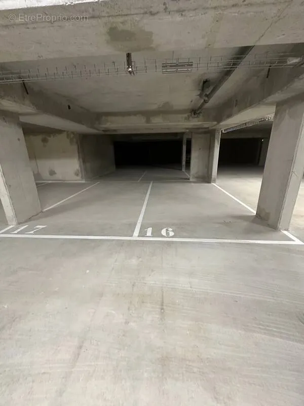Garage - Parking in New Secure Residence, Toulon