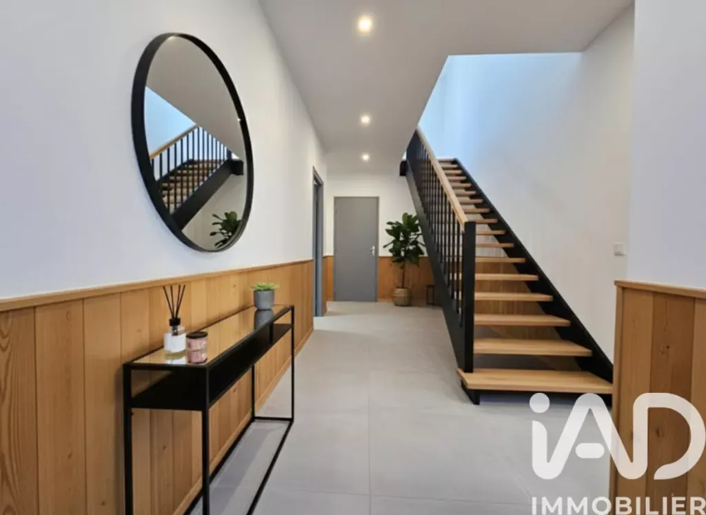 hallway_entrance