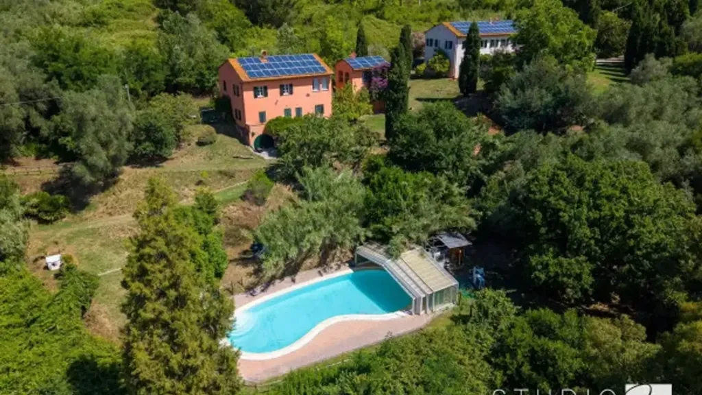 Vue aérienne - Country House with Pools in Vecchiano