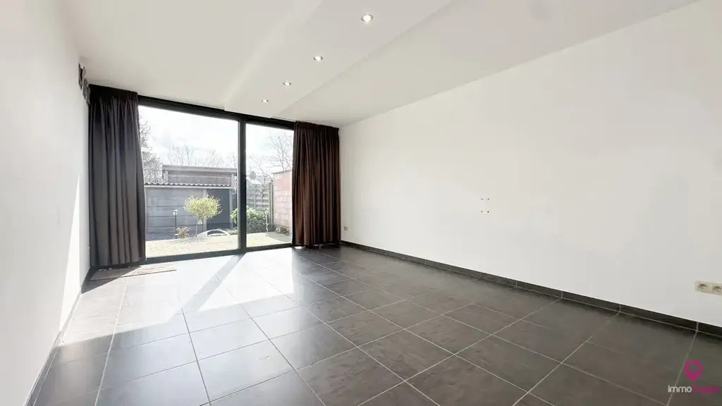 Rooms - Mixed-Use Property with Garden in Beringen Centre