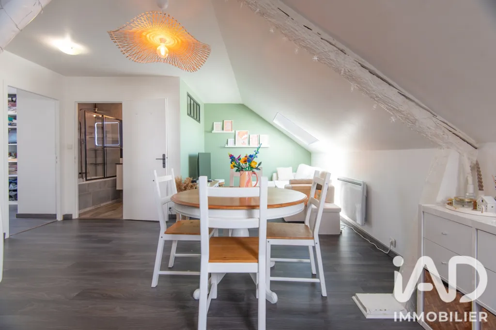 Söögituba - Charming Loft with Exposed Beams in Yutz