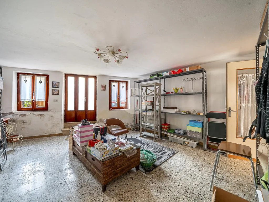 Soggiorno - Two-Terrace Palazzine in Historic Negrar