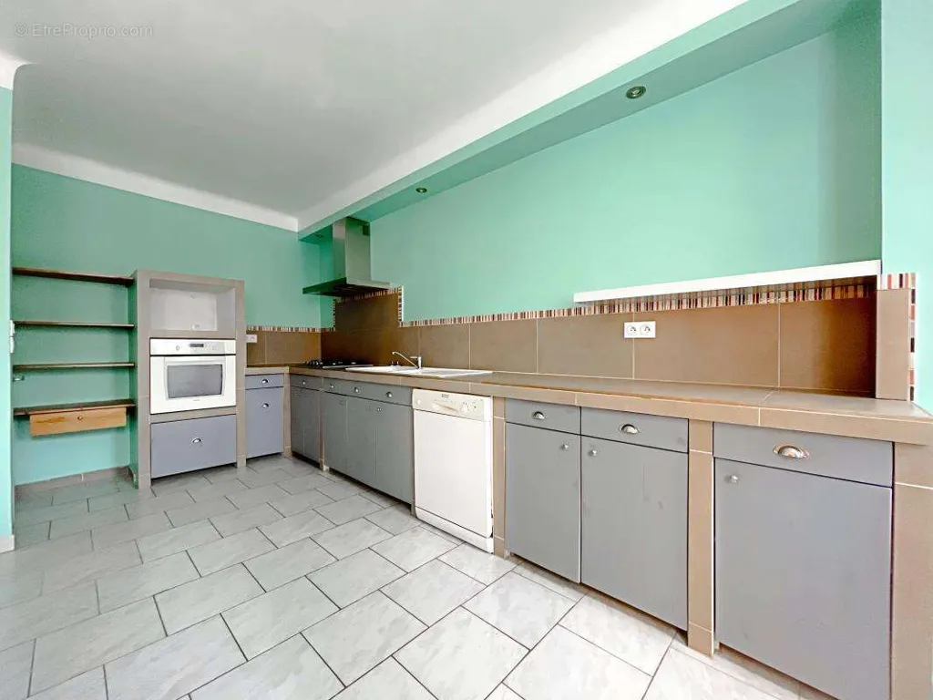 Cuisine - Maison de Village Rénovée à Sainte-Tulle