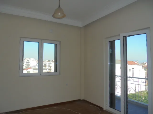 Pièces - City View Flat with Parking in Central Greece
