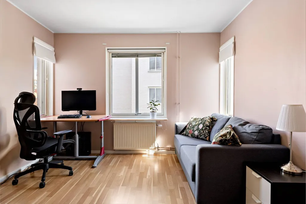 Kabinet - Four-Room Apartment with Balcony in Märsta Centre