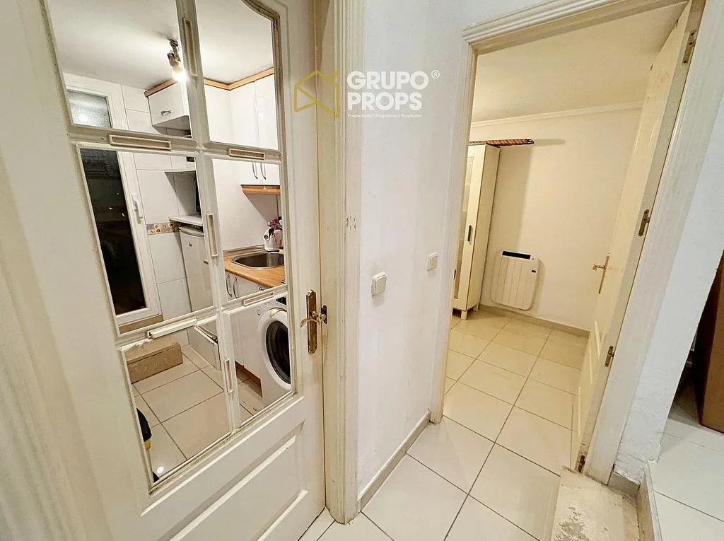 Entrée - Duplex with Patio in Palacio, Madrid