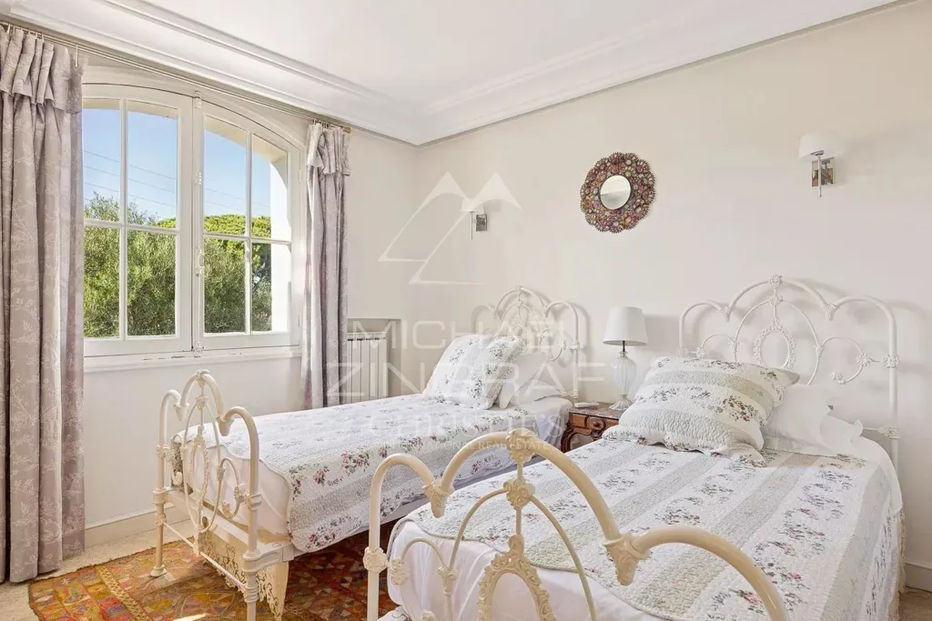 Bedrooms - Villa with Sea View near Cap d'Antibes