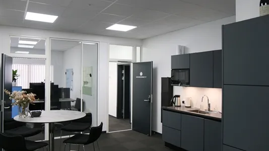 Bureau - Clinic Space with Plug and Play in Odense C