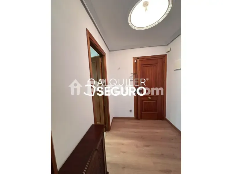 Esik - Fully Renovated Flat with Balcony in Moratalaz