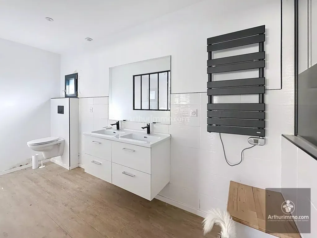 Salles de bain - Maison en Pierre avec Piscine à Saint-Jean-Saint-Maurice