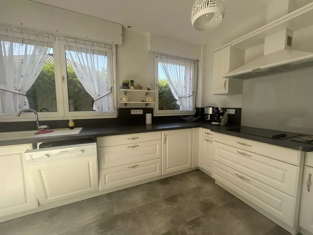 Cucina - Luxury Villa with Garden in Cucq