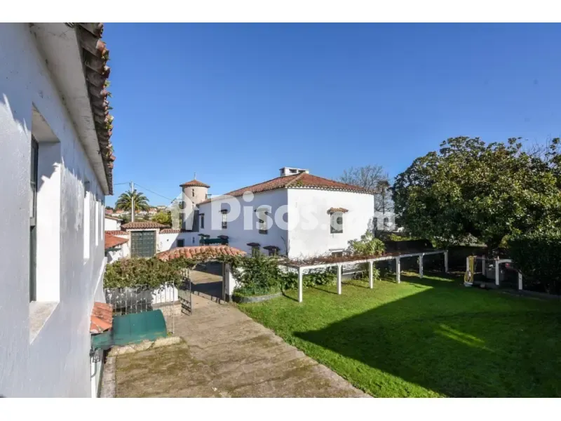 Aed - Historic House with Garden in Dexo