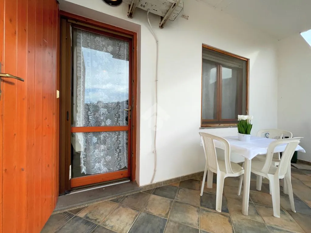 Terrasse - Three-Bedroom Apartment with Private Garden in Cuglieri