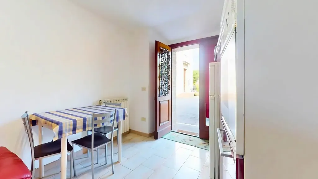 Salle à manger - Historic Townhouse with Two Entrances in Assisi