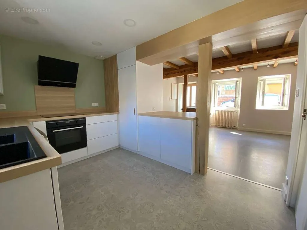 Kitchen - Charming Townhouse near Vichy