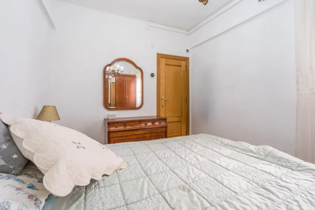 Chambres - Apartment with Pool in Els Orriols, Valencia