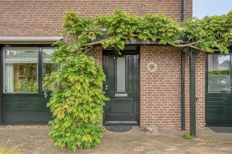 Maison 8 pièces à Breda