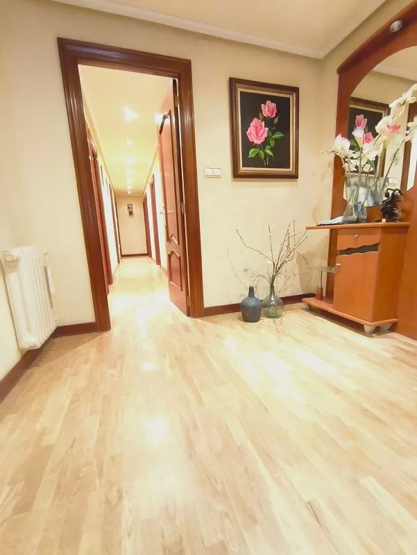 Esik - Apartment with Garage in Salesas