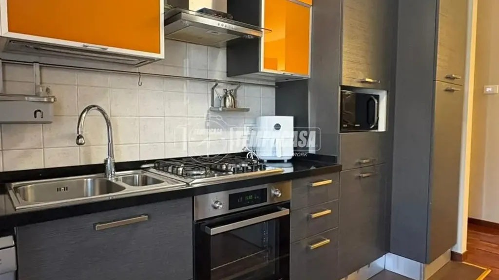 Köök - Modernised Three-Room Flat with Balcony in Milan