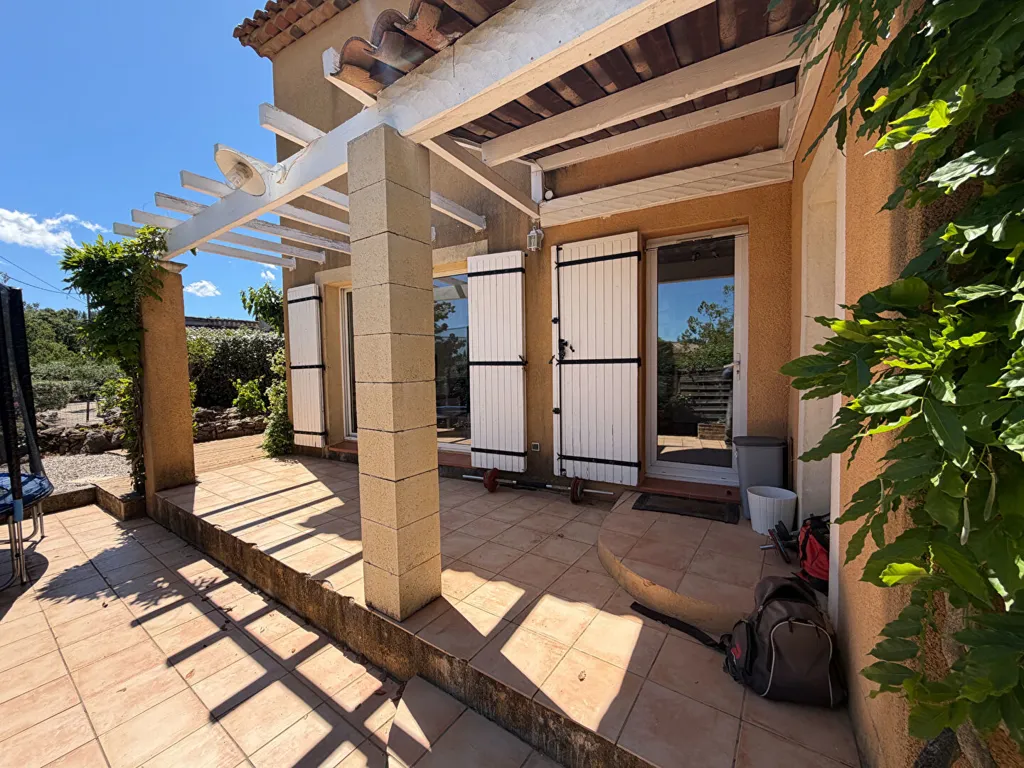 Terrace - House with Studio and Garden View in St Maximin