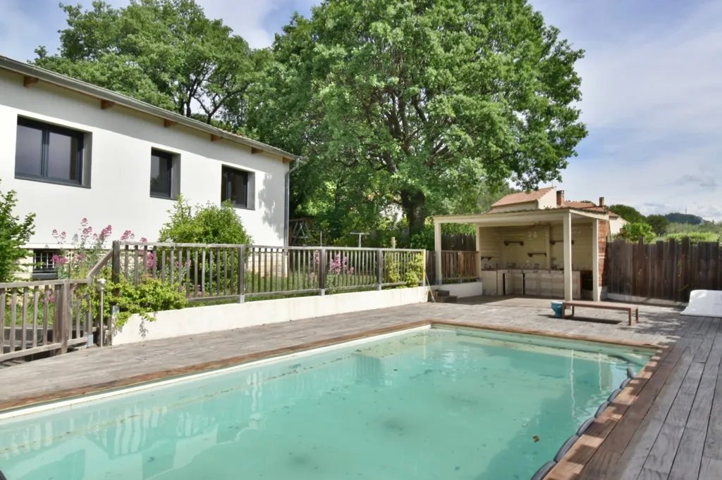 Pool - Renovated House with Pool in Château Arnaux