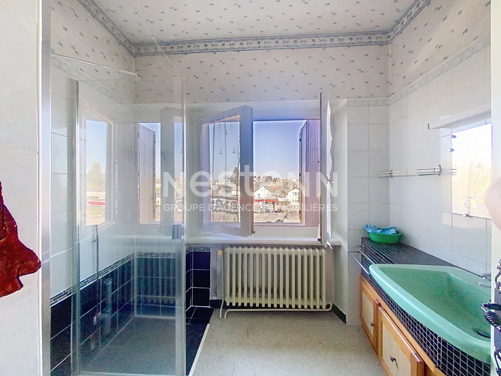 Salles de bain - Maison en Pierre avec Terrasse au Centre d'Yssingeaux