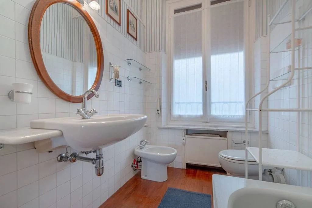 Salles de bain - Luxury Apartment with Panoramic Terrace in Genoa