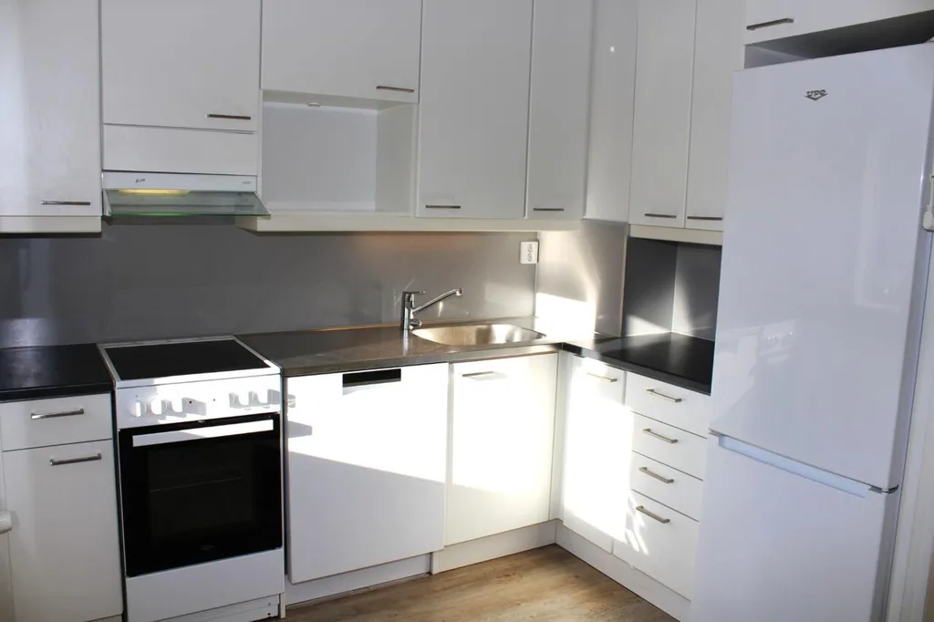 Cucina - Modernised Apartment with Balcony in Mäntylä, Oulu