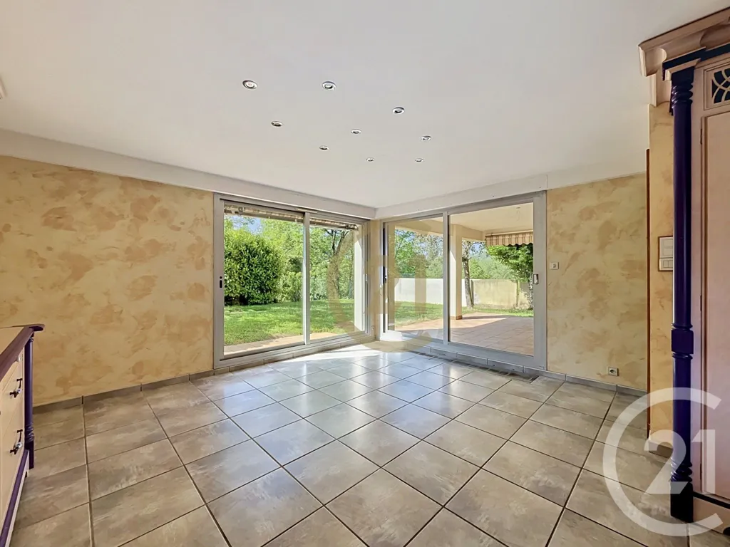 Terrace - Spacious House with Garden near Offemont
