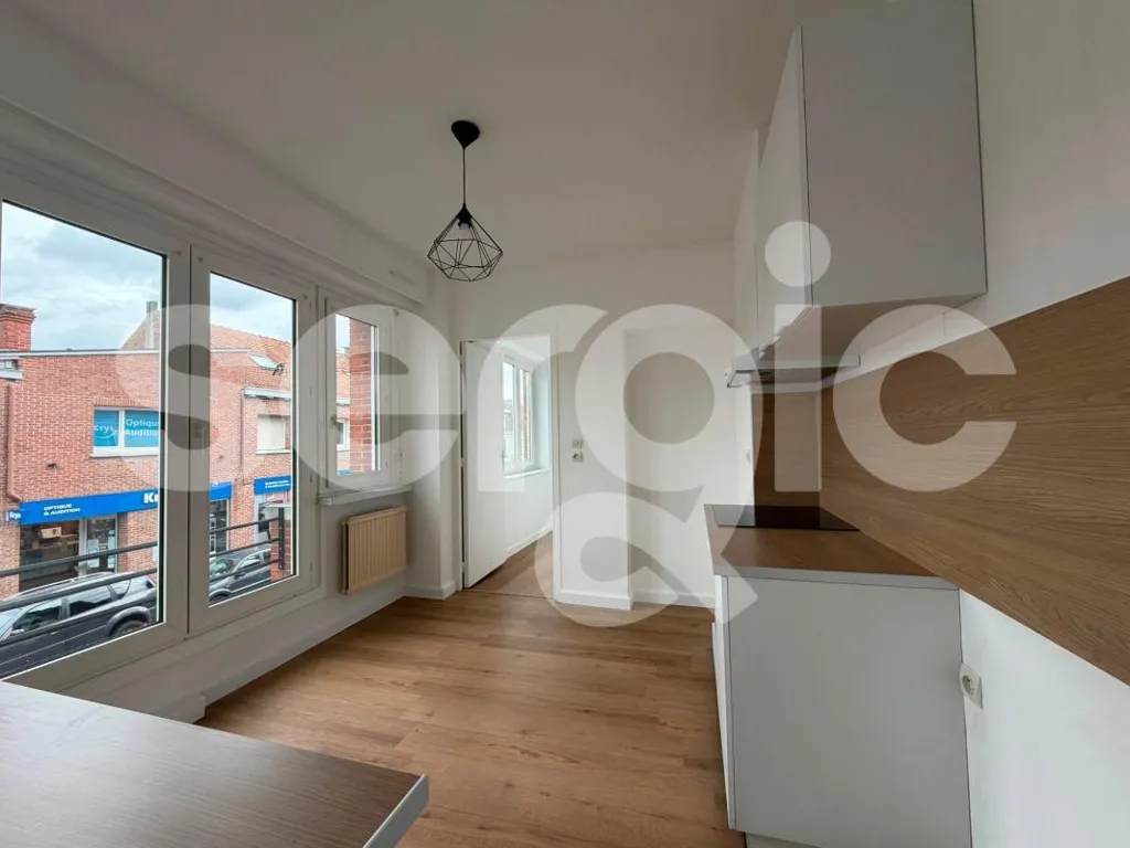 Kitchen - Renovated Flat with Terrace in City Centre