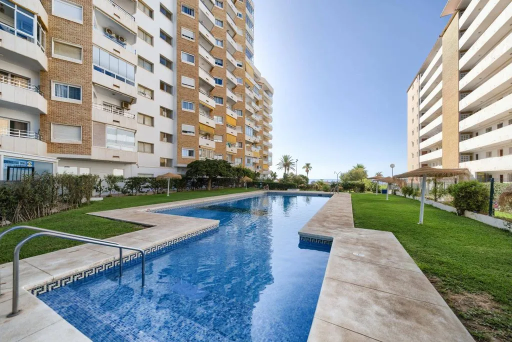 Bassein - Beachfront Flat with Sea View in Fuengirola