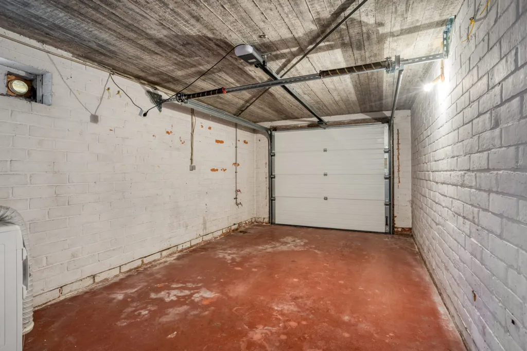 Garage - Appartement avec entrée privée et garage à Dilbeek