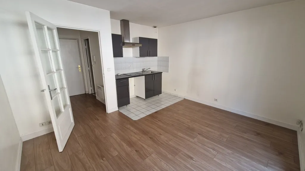 Cucina - Studio with Balcony in Nogent-sur-Marne Centre