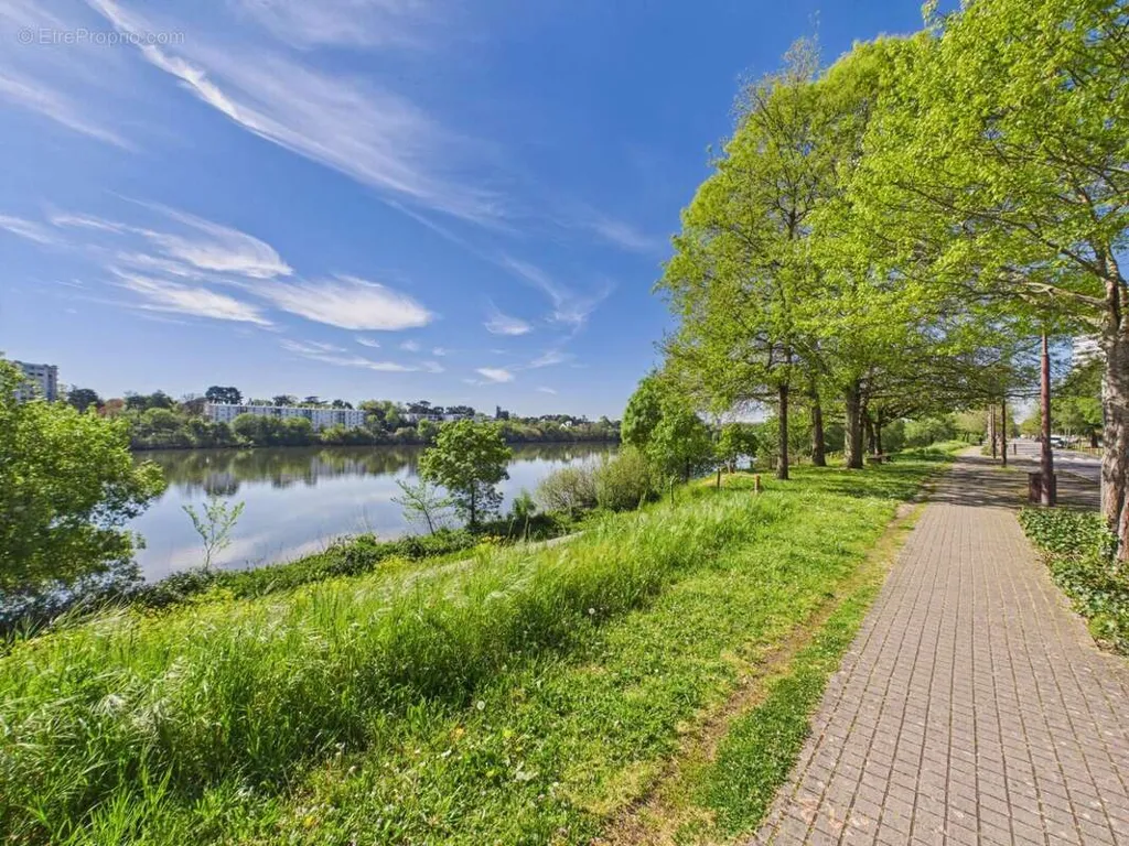 Loire-View Apartment in Quiet Residence