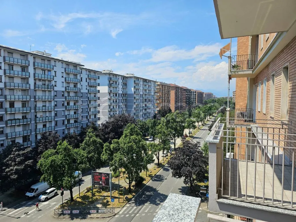 Balcon - Apartment with Balconies in Central Turin