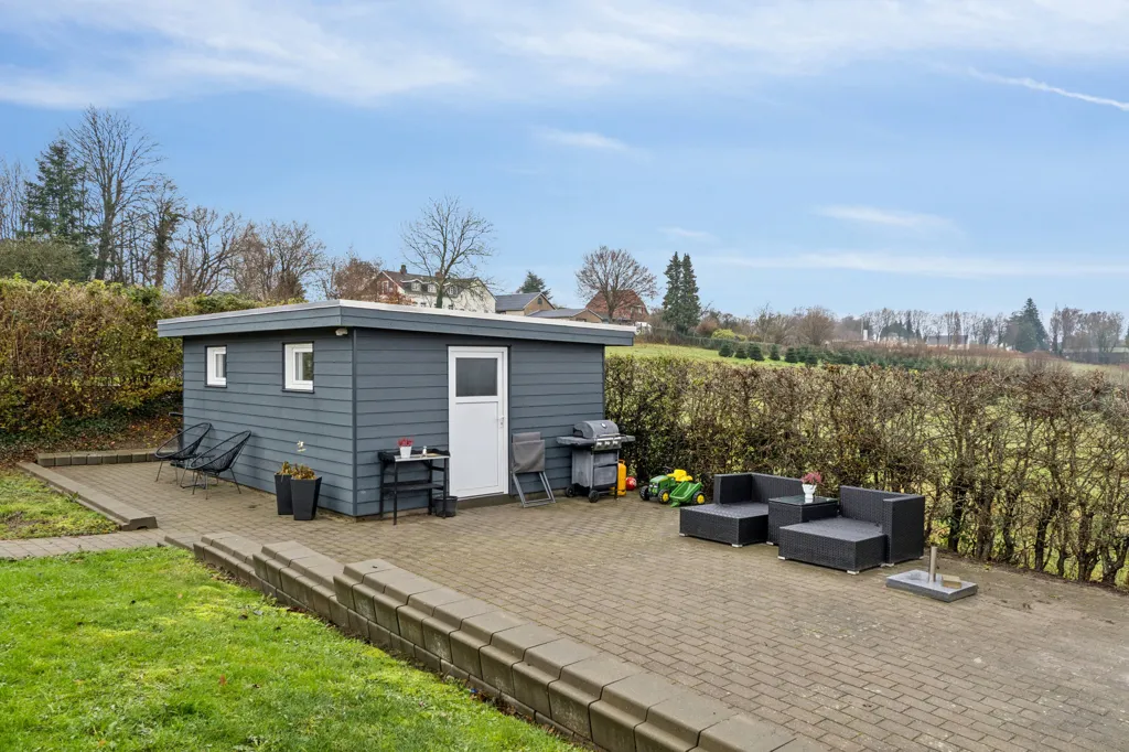 Aed - 1952 Villa with Garden in Padborg