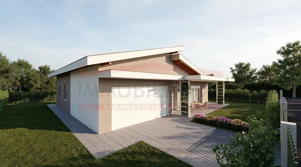 Contemporary Villa with Pool in Monzambano