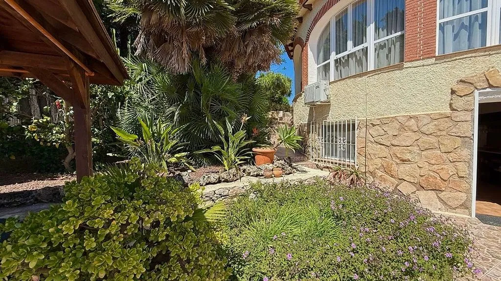 Aed - Mediterranean Villa with Pool in Ortenbach
